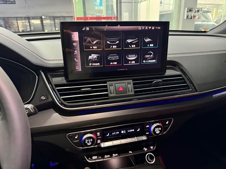 Фото 8 - Audi Q5L