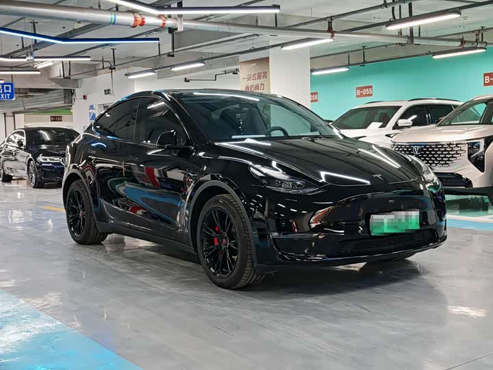 Фото 3 - Tesla Model Y