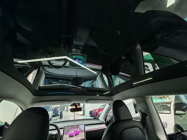 Фото 8 - Tesla Model Y