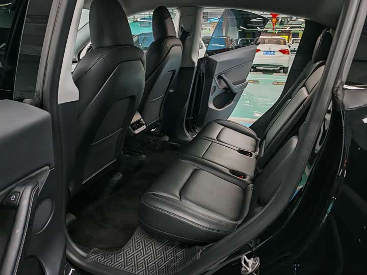 Фото 9 - Tesla Model Y