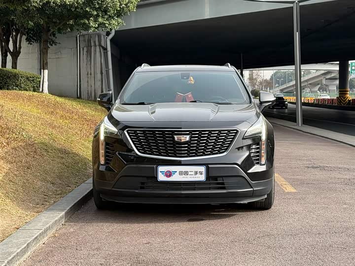 Фото 2 - Cadillac XT4