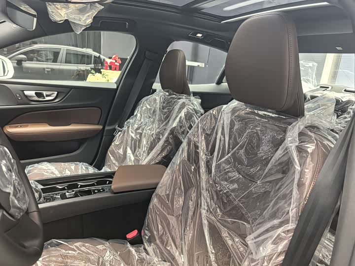 Фото 9 - Volvo S60