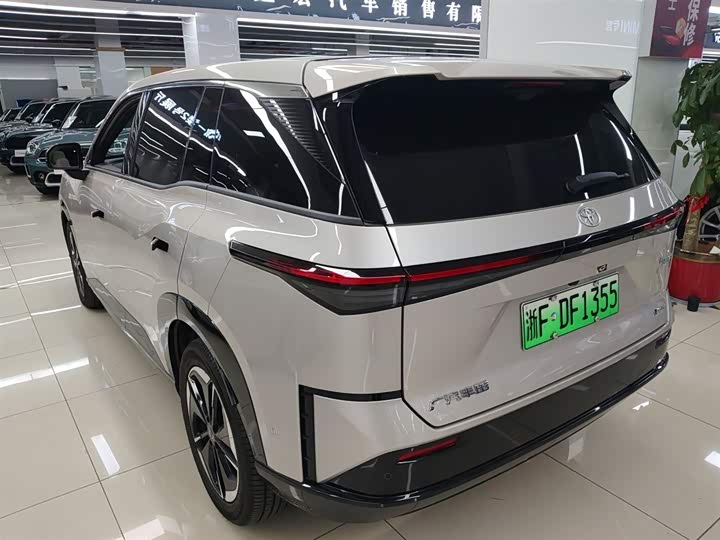 Фото 5 - Toyota bZ3X