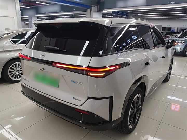 Фото 7 - Toyota bZ3X