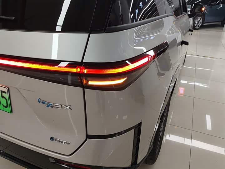 Фото 8 - Toyota bZ3X