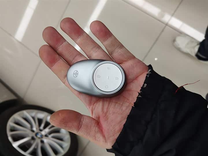 Фото 9 - Toyota bZ3X