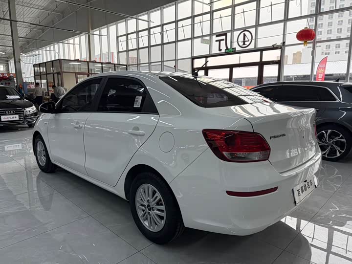 Фото 7 - Kia Pegas