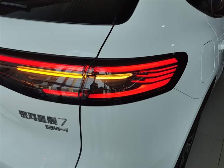 Фото 8 - Geely Galaxy Starship 7