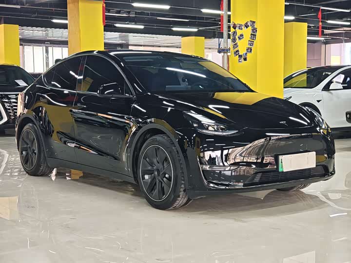 Фото 3 - Tesla Model Y