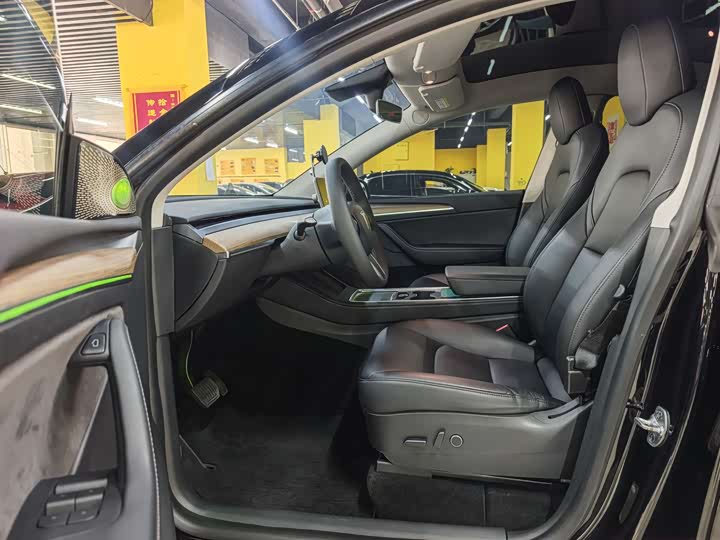 Фото 4 - Tesla Model Y