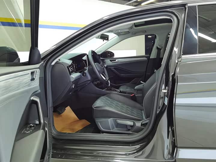 Фото 9 - Volkswagen Sagitar L