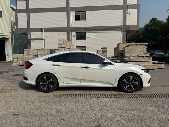 Фото 4 - Honda Civic