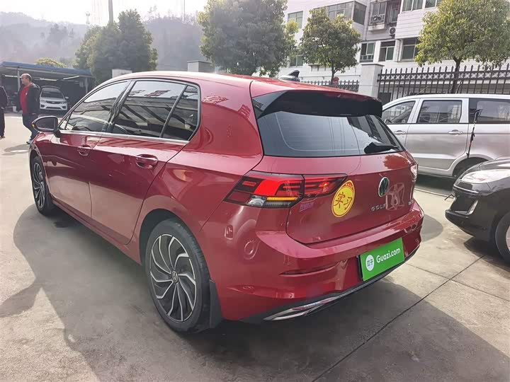 Фото 5 - Volkswagen Golf