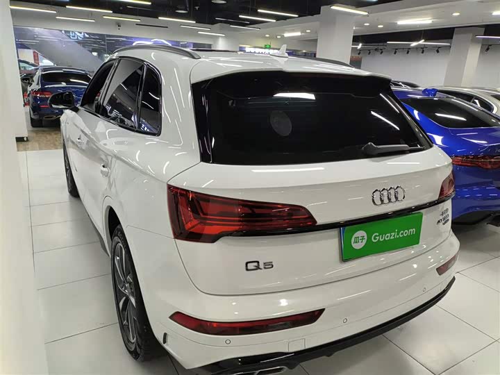Фото 5 - Audi Q5L
