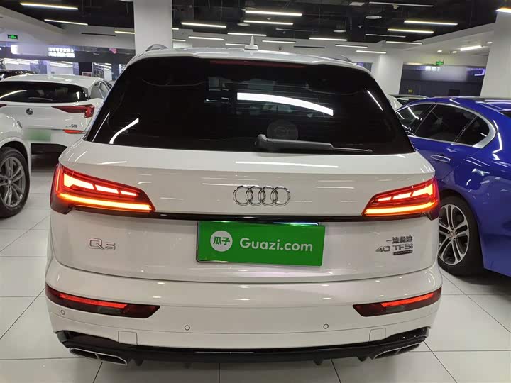 Фото 6 - Audi Q5L