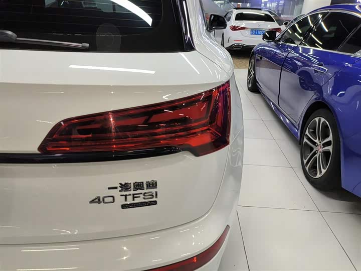 Фото 8 - Audi Q5L