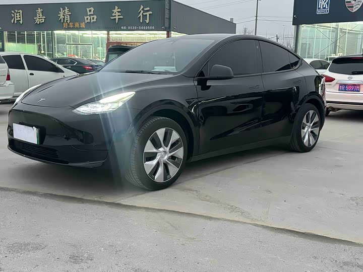 Фото 3 - Tesla Model Y