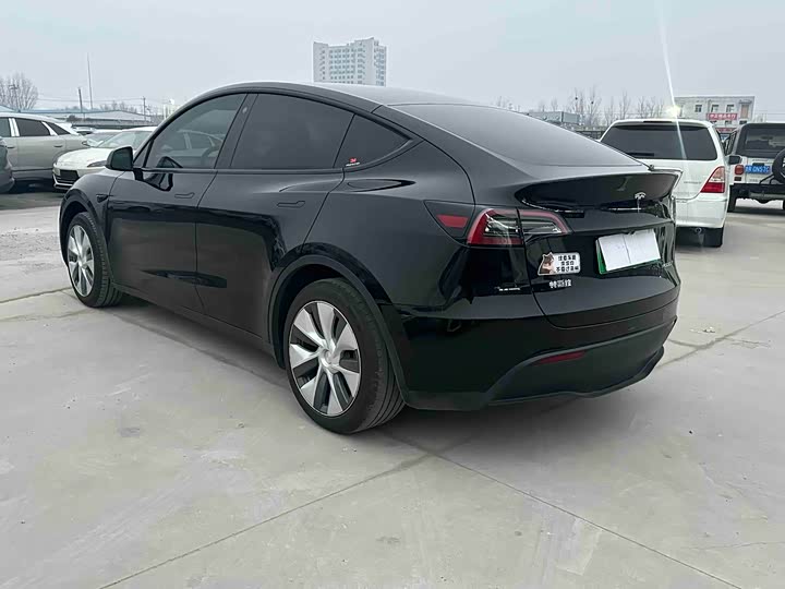 Фото 8 - Tesla Model Y