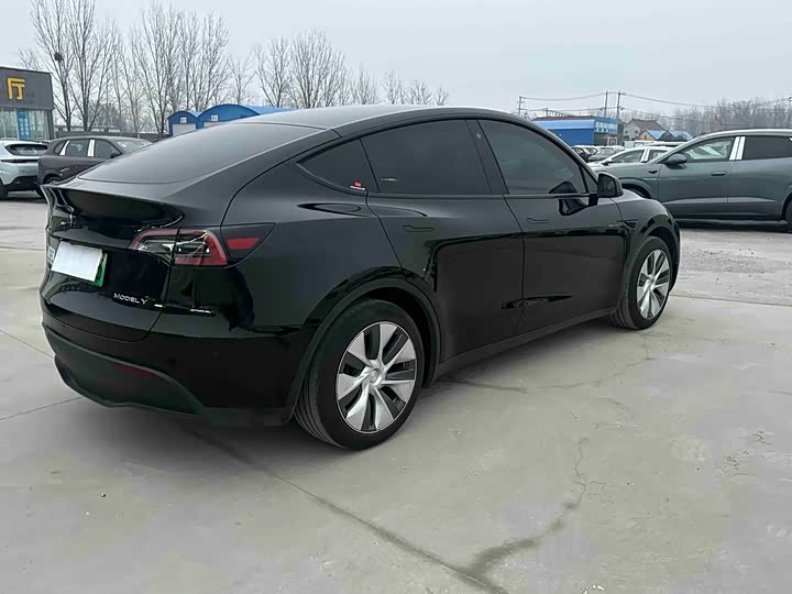 Фото 9 - Tesla Model Y