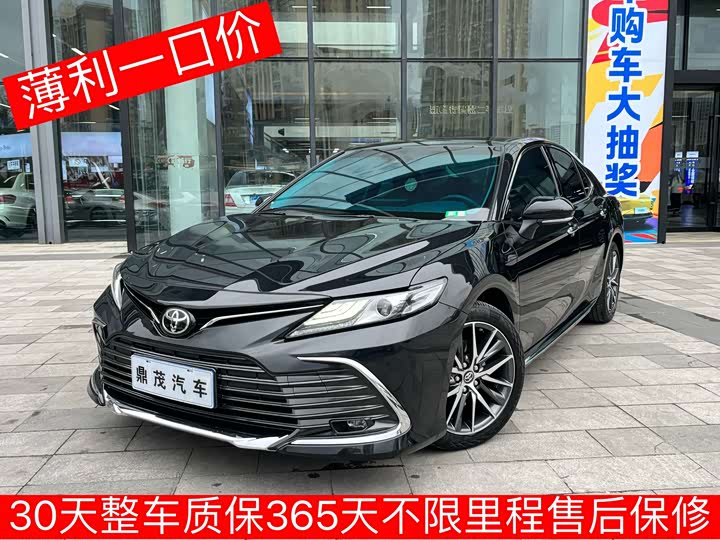 Фото 4 - Toyota Camry
