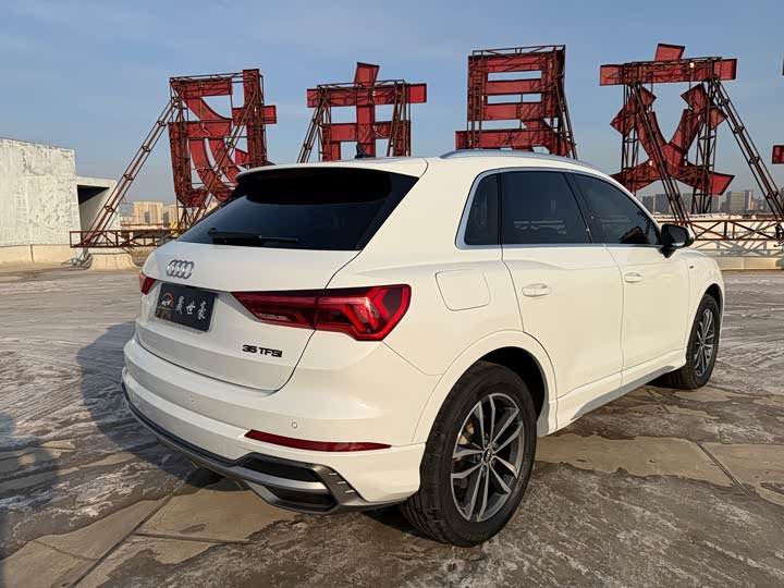 Фото 6 - Audi Q3