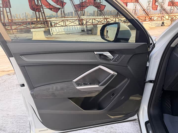 Фото 9 - Audi Q3