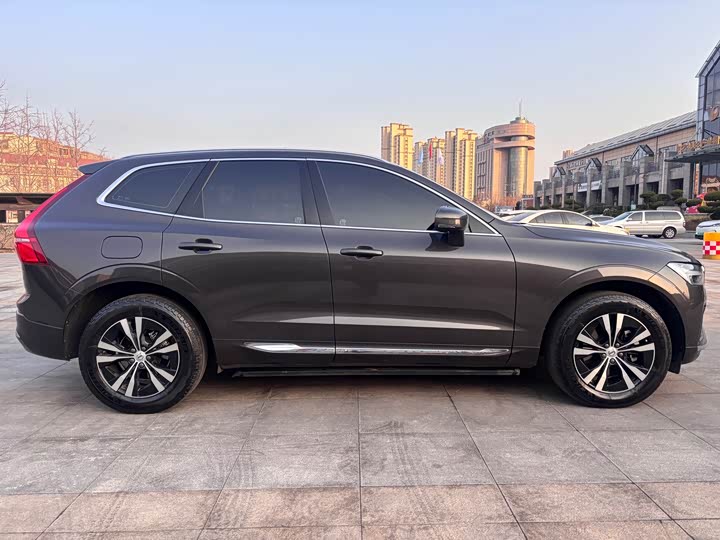 Фото 4 - Volvo XC60