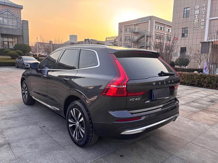 Фото 6 - Volvo XC60
