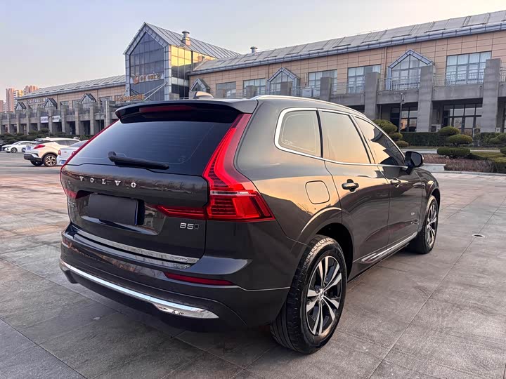 Фото 8 - Volvo XC60
