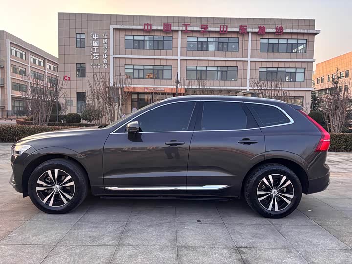 Фото 9 - Volvo XC60