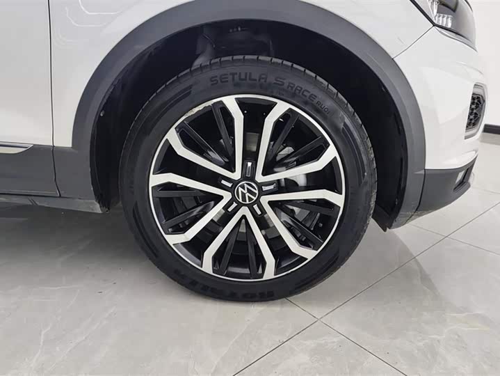 Фото 6 - Volkswagen T-Roc