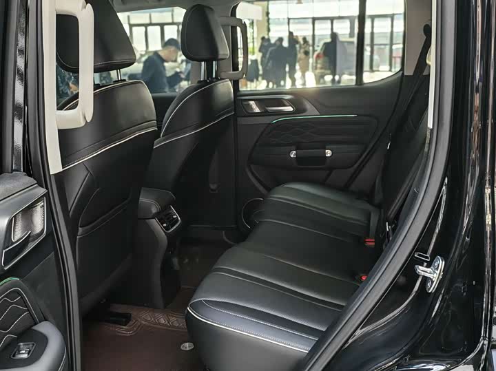 Фото 9 - Tank 300