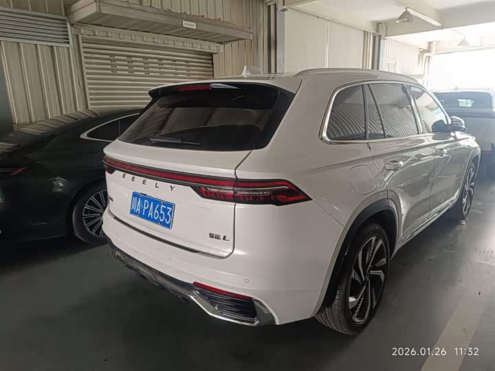 Фото 2 - Geely Monjaro