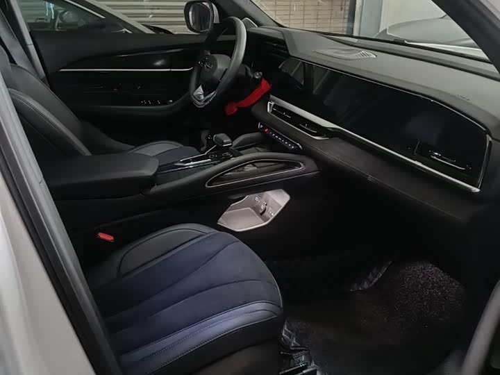 Фото 3 - Geely Monjaro