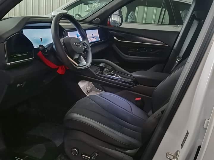 Фото 5 - Geely Monjaro