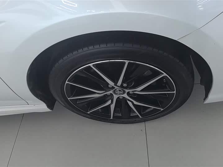 Фото 6 - Toyota Camry