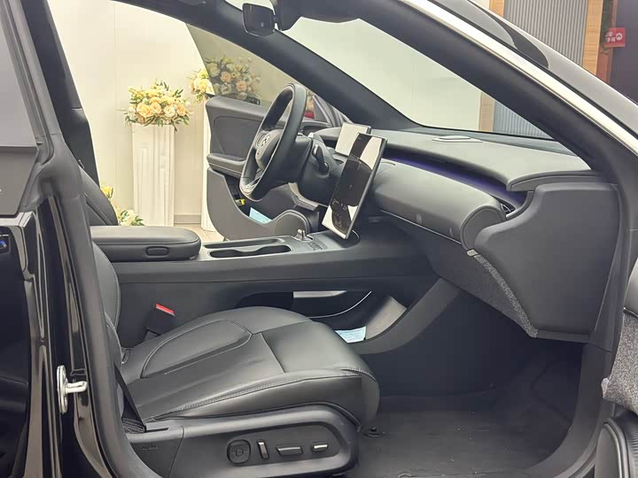 Фото 9 - Nio ET5T