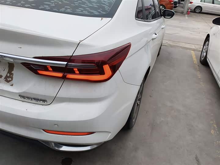 Фото 8 - Ford Escort