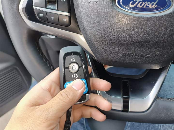 Фото 9 - Ford Escort