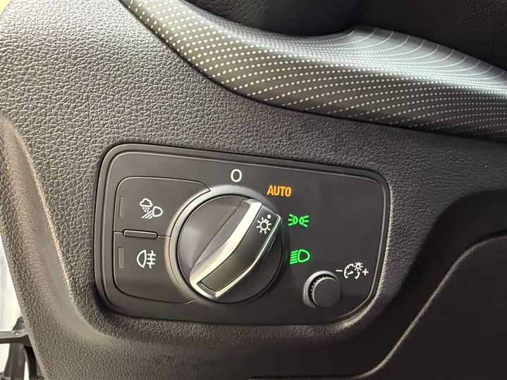 Фото 9 - Audi Q2L