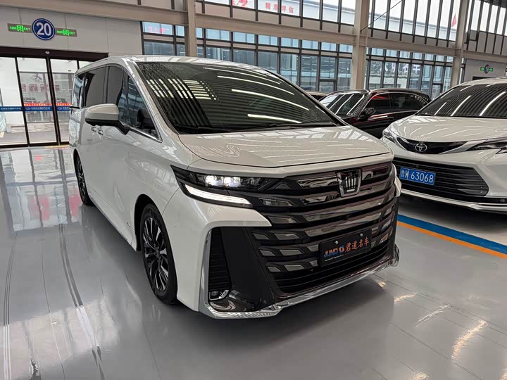 Фото 3 - Toyota Vellfire