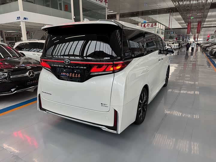 Фото 4 - Toyota Vellfire