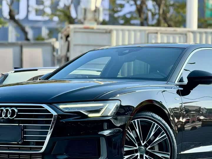 Фото 2 - Audi A6L