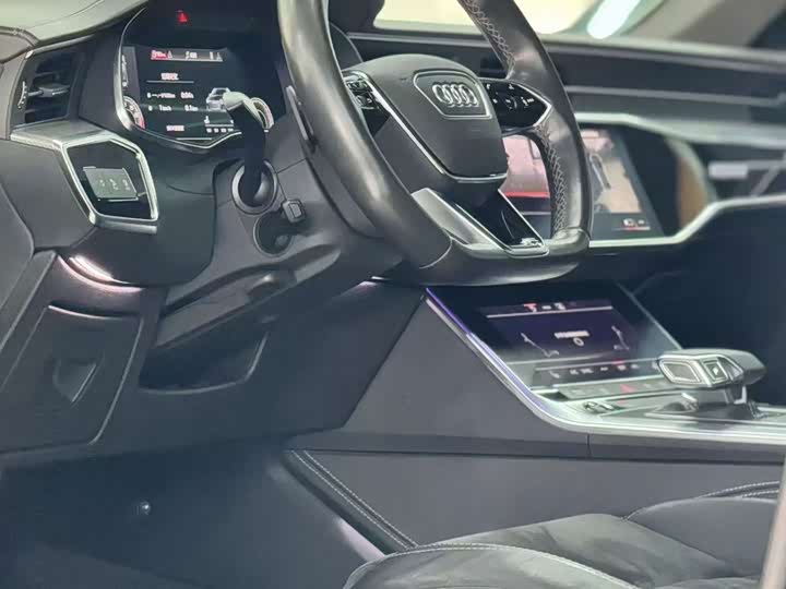 Фото 3 - Audi A6L