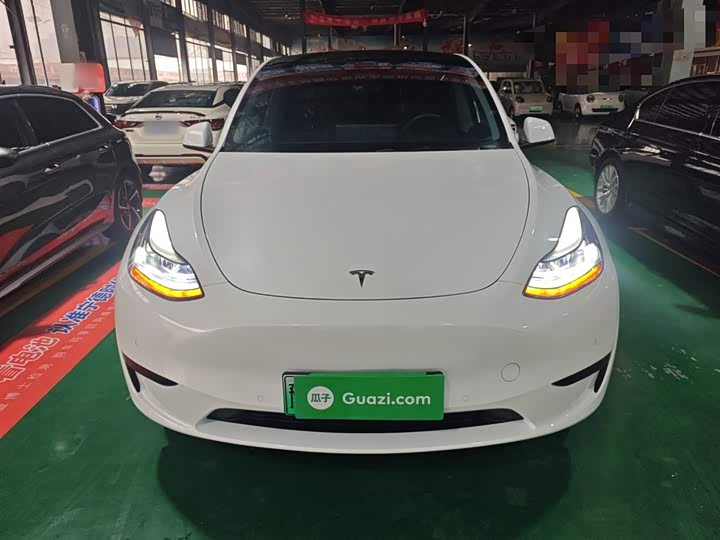 Фото 3 - Tesla Model Y