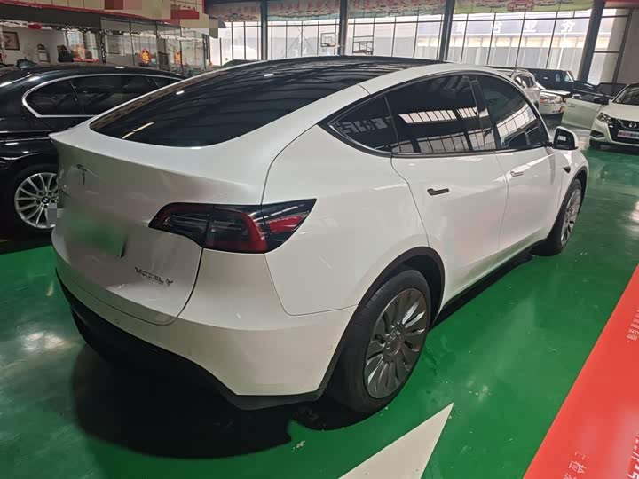 Фото 7 - Tesla Model Y
