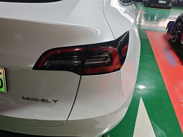 Фото 8 - Tesla Model Y