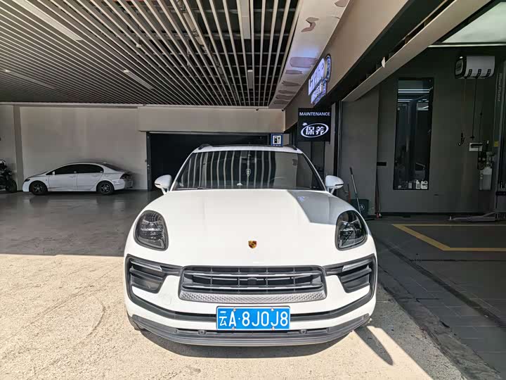 Фото 1 - Porsche Macan