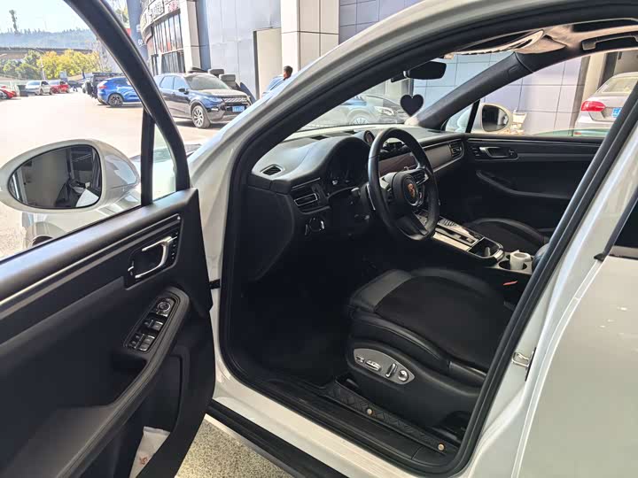 Фото 5 - Porsche Macan