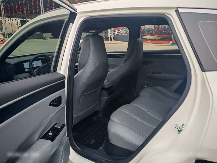 Фото 9 - Geely Galaxy L7